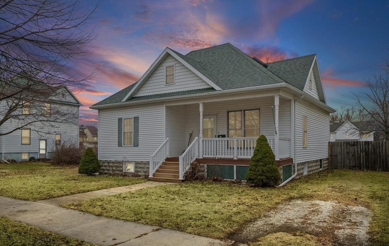 319 E Orleans St., Paxton, IL 60957