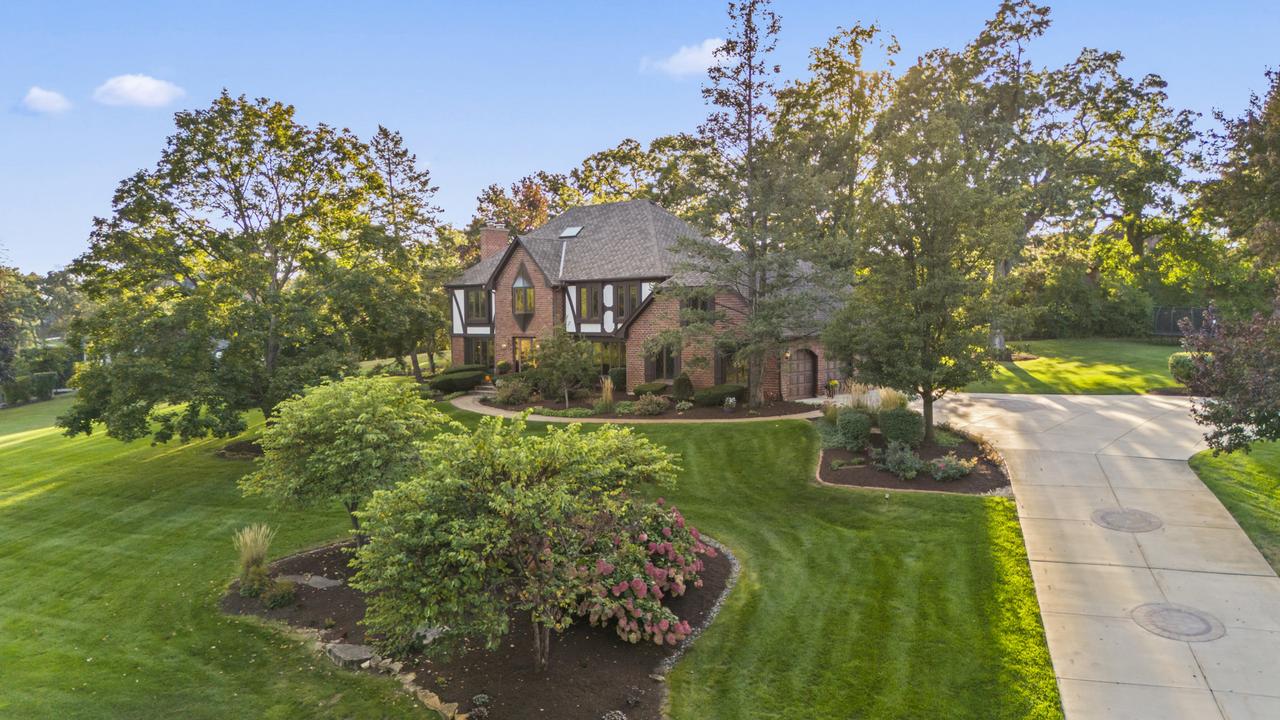 9 Equestrian Way, Lemont, IL 60439