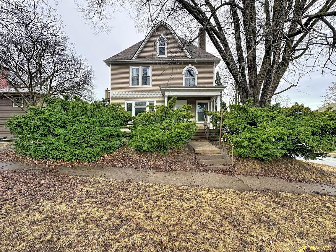 1200 20th St., Rock Island, IL 61201