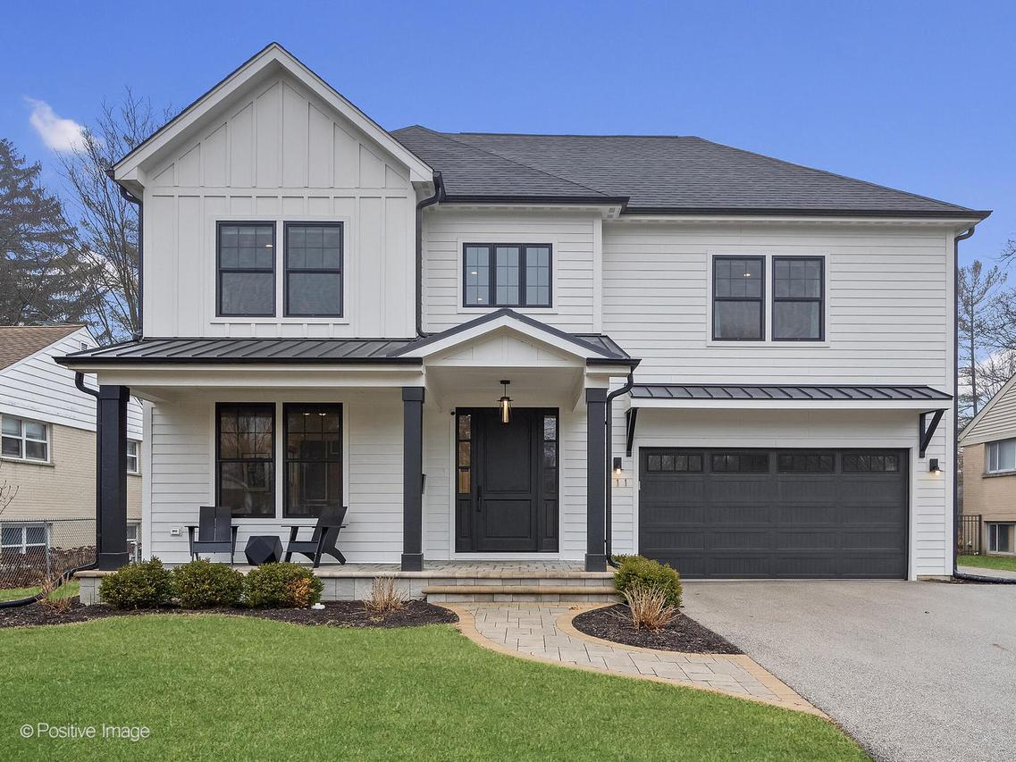 911 Echo Ln., Glenview, IL 60025