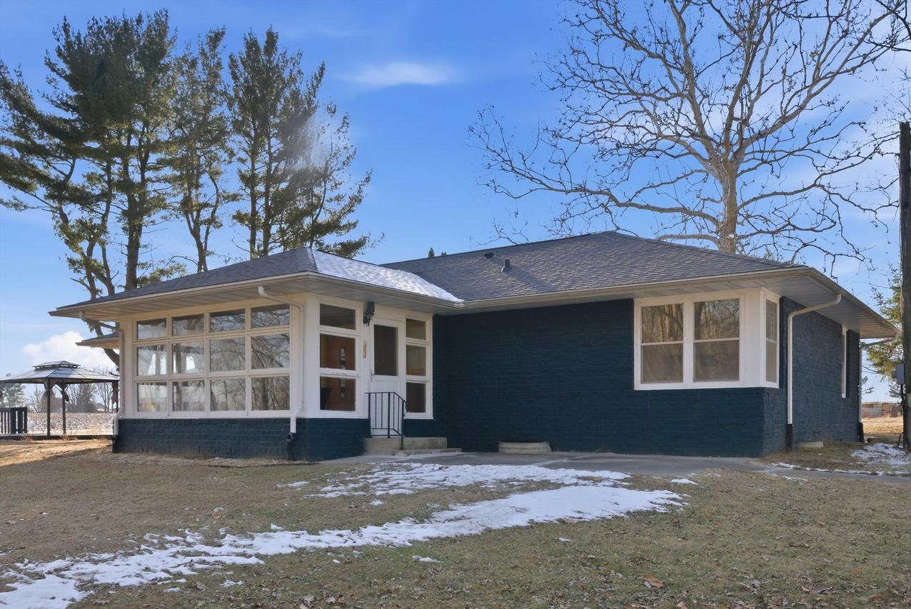 1834 Wolverine Rd., Dixon, IL 61021