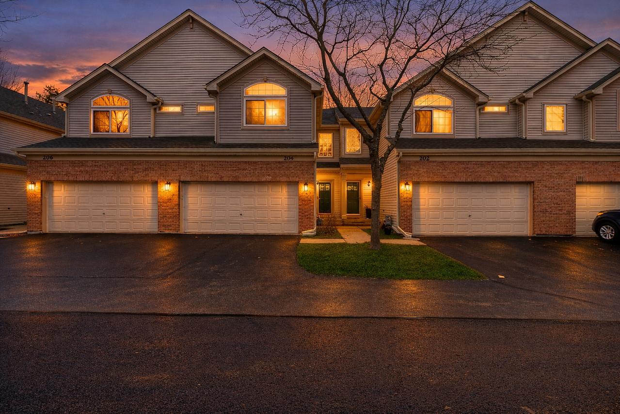 204 Southwicke Dr., Streamwood, IL 60107