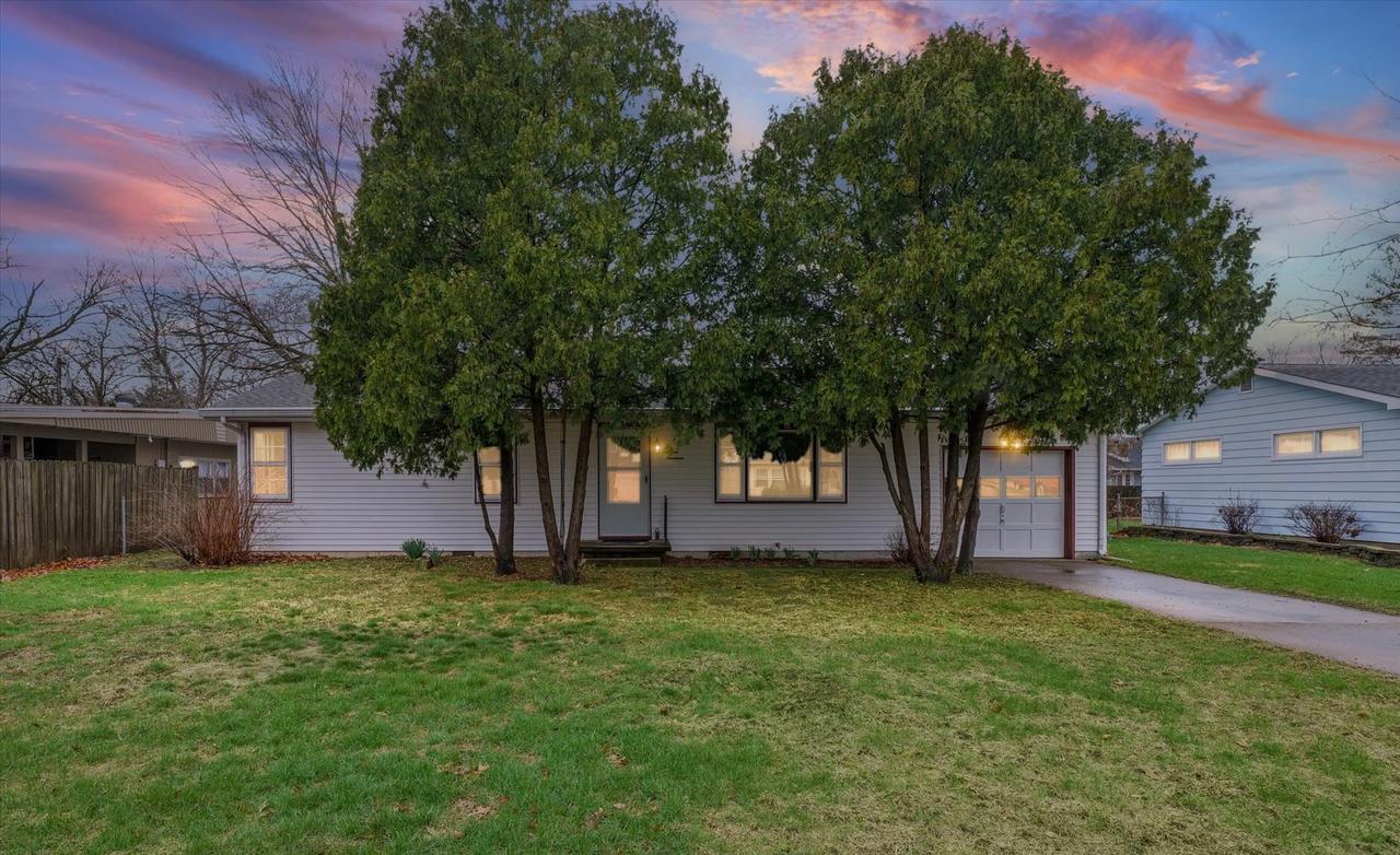 1419 Cambridge Dr., Champaign, IL 61821