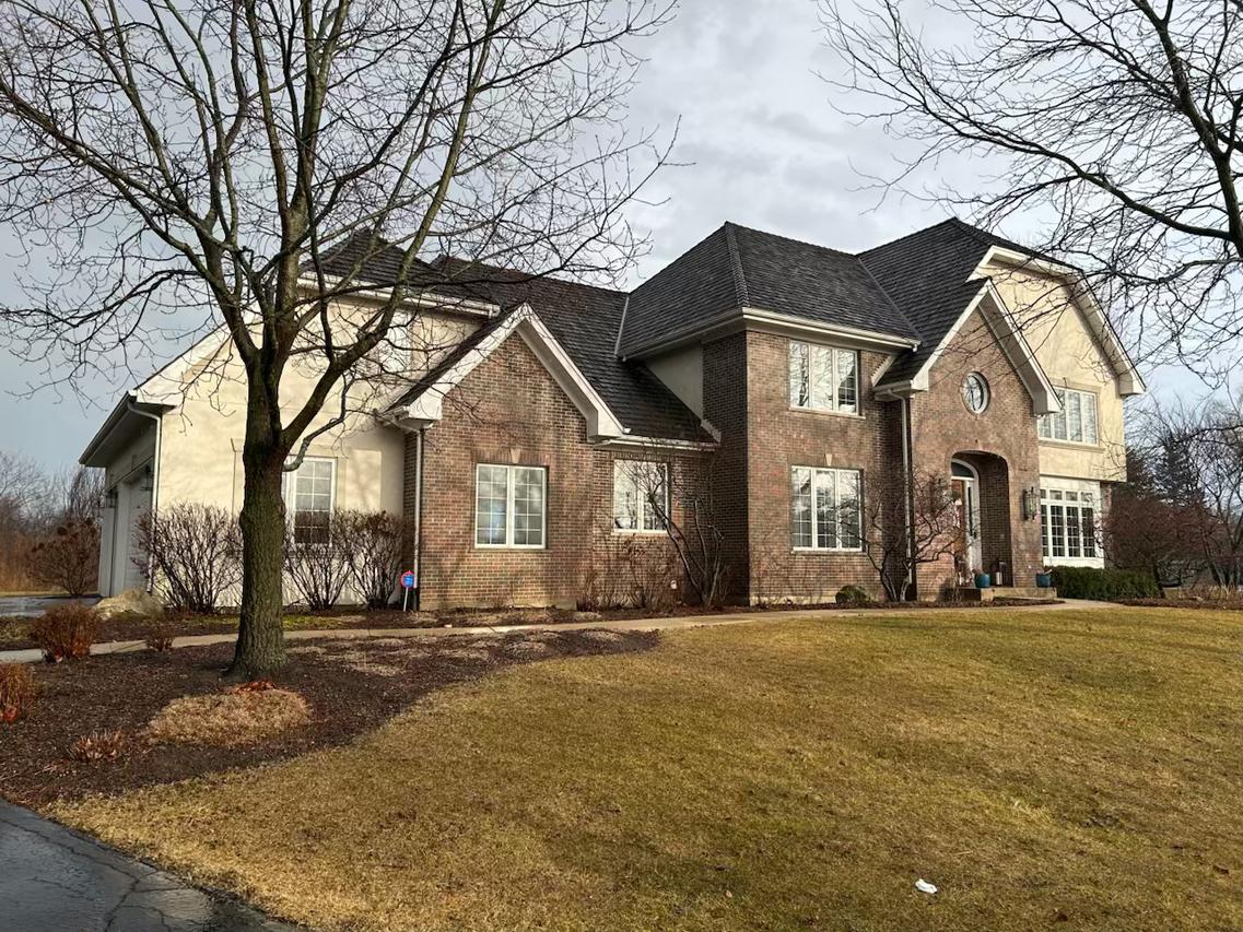 5225 W River Bend Dr., Libertyville, IL 60048