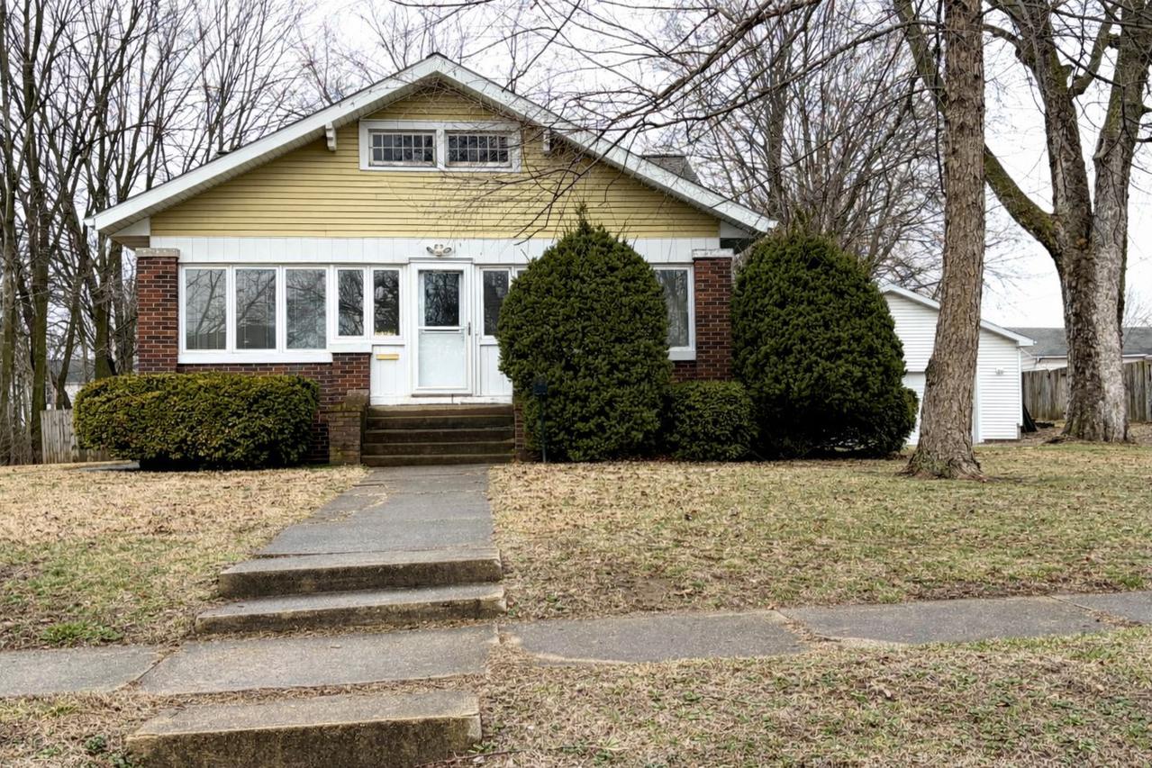 509 W Clay St., Clinton, IL 61727