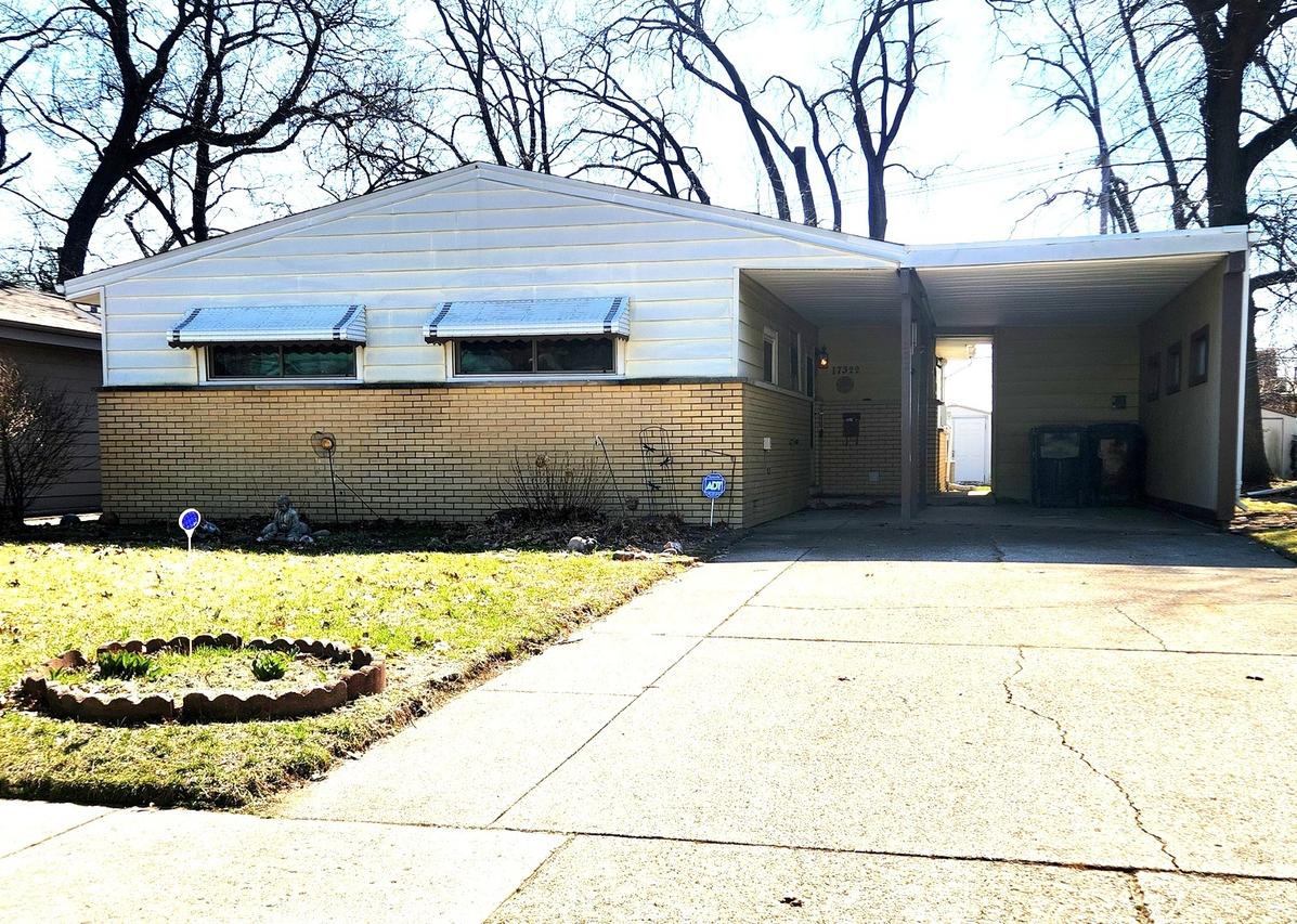 17322 Forestway Dr., East Hazel Crest, IL 60429