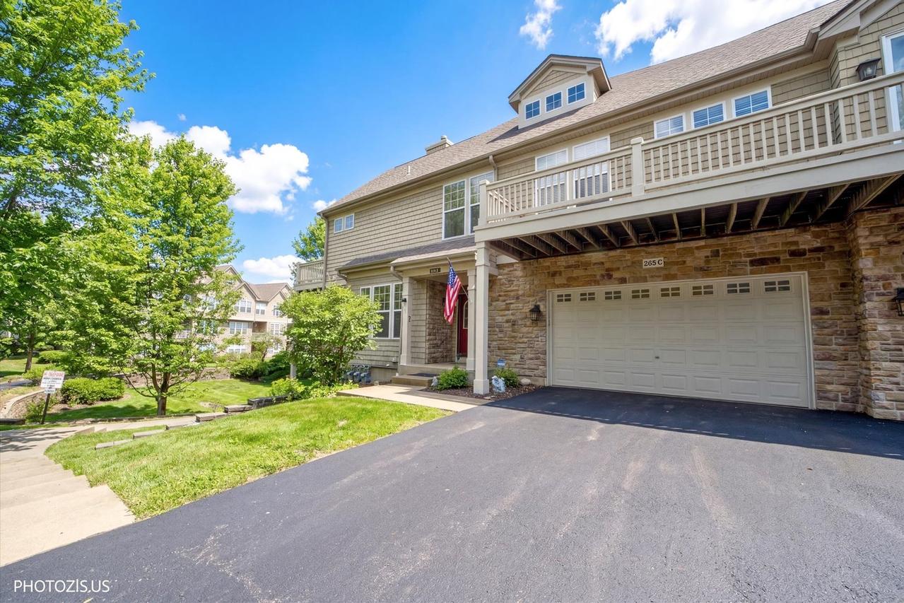 365 Lake Ave. #C, Wauconda, IL 60084