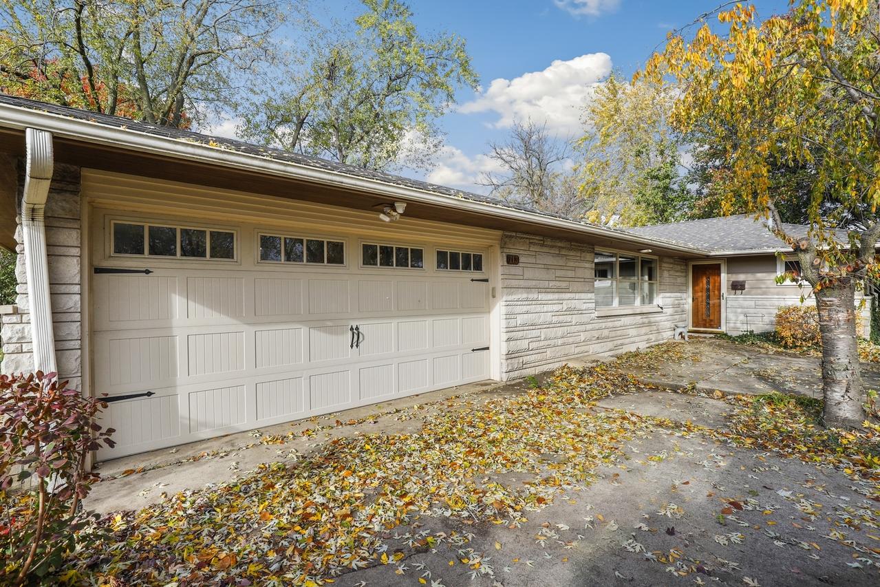 713 Lois Pl., Joliet, IL 60435