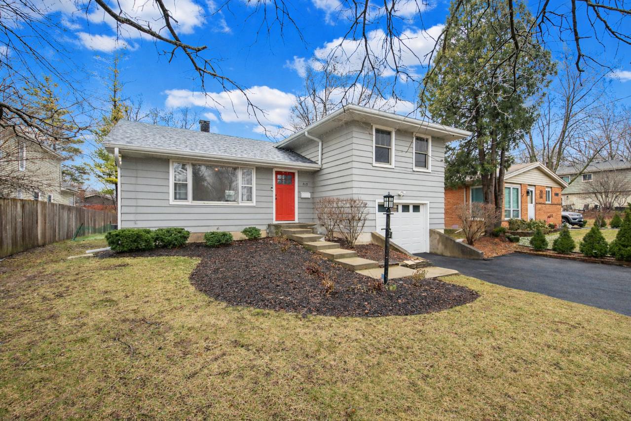 715 E Main St., Barrington, IL 60010