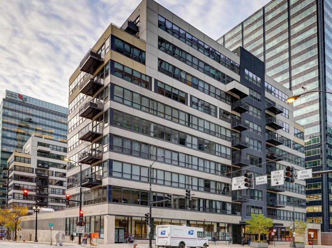 130 S Canal St. #9F, Chicago, IL 60606