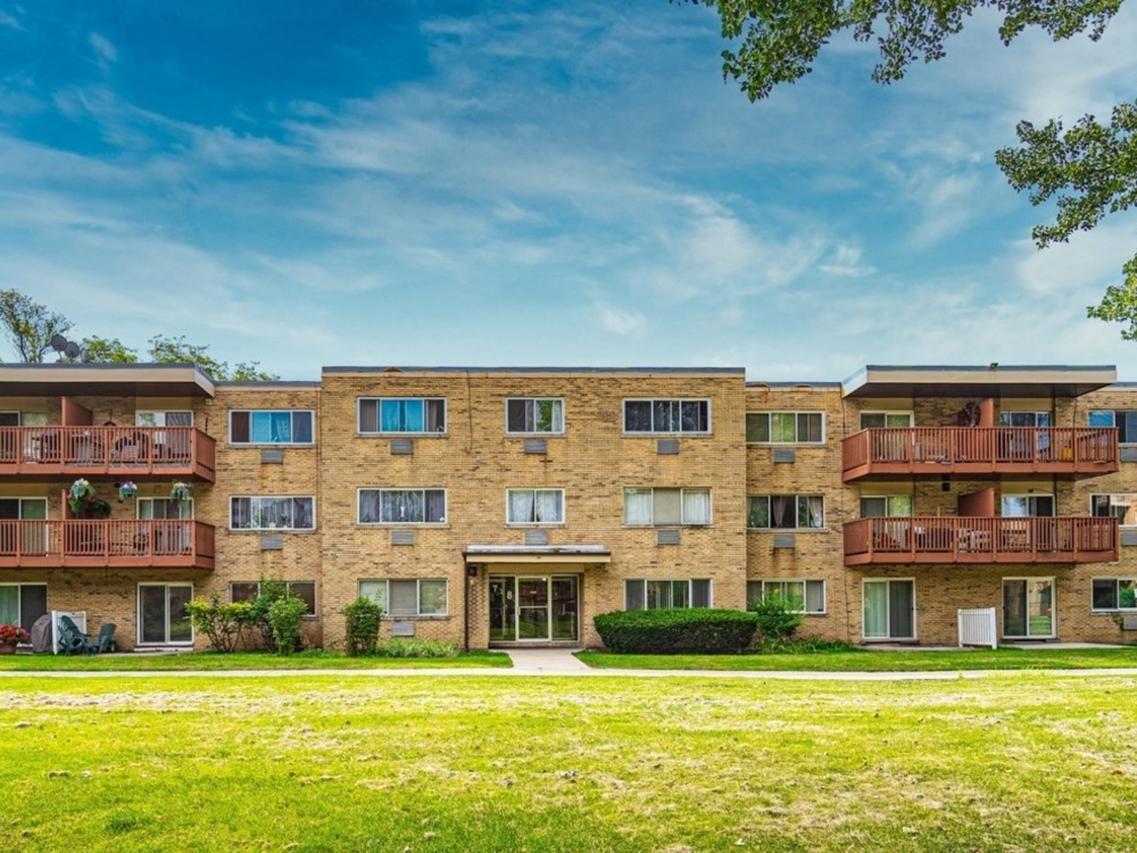 728 Dempster St. #207, Mount Prospect, IL 60056