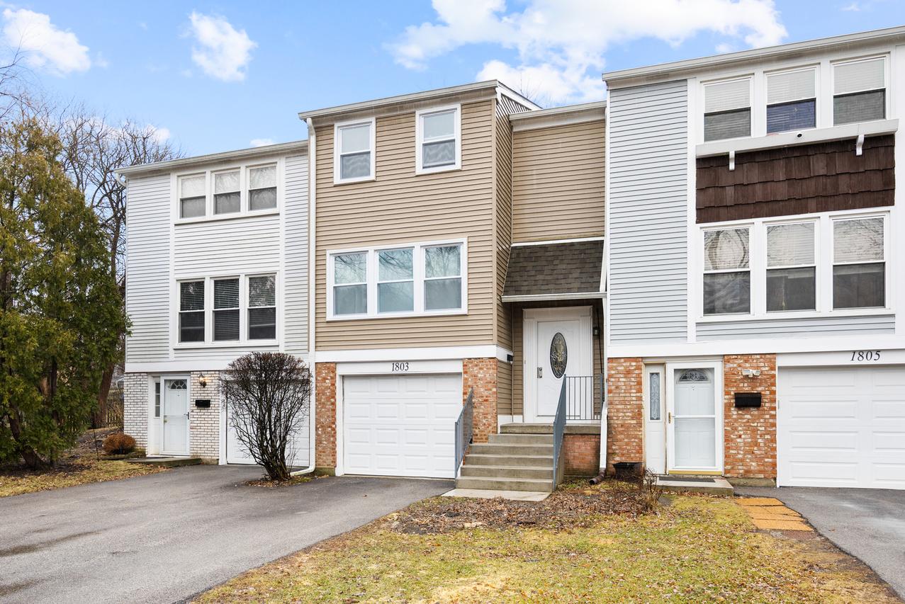 1803 Dumont Ln., Schaumburg, IL 60194