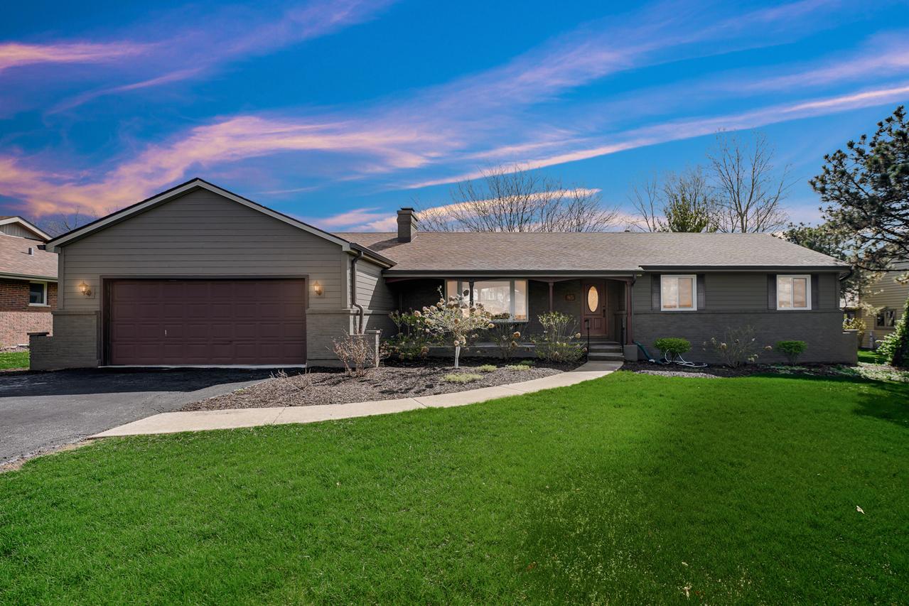 85 Larch Rd., Frankfort, IL 60423