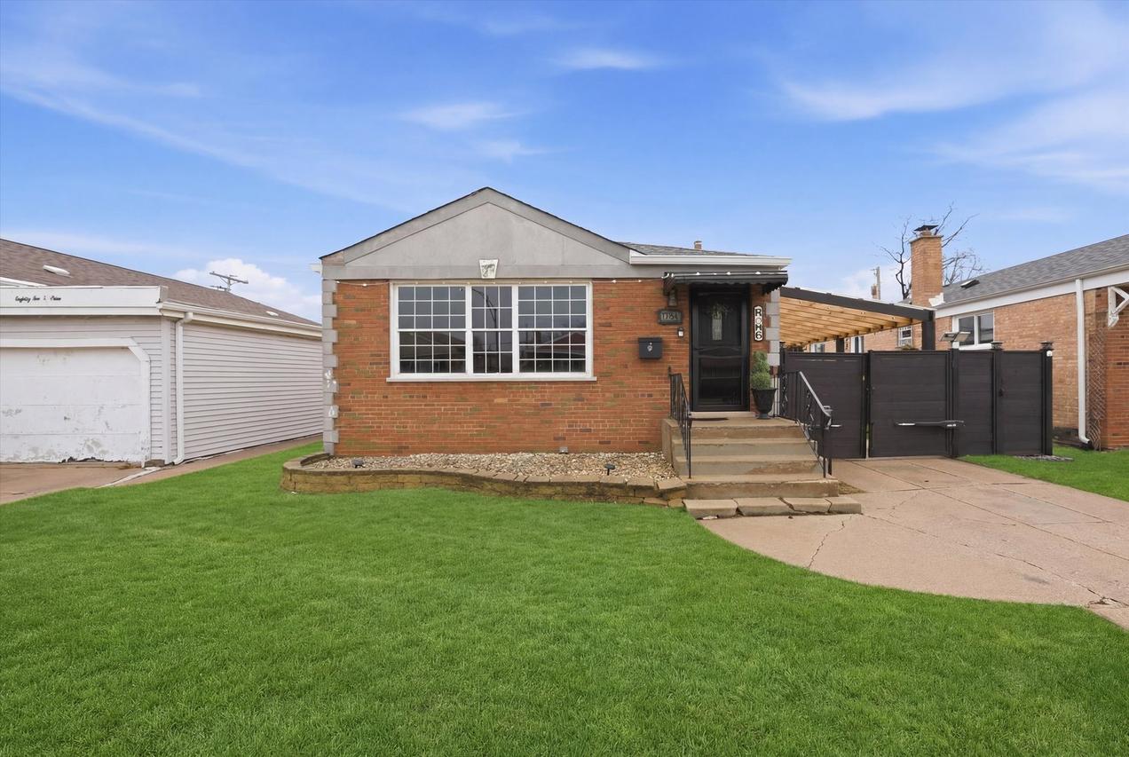 8213 S Kildare Ave., Chicago, IL 60652