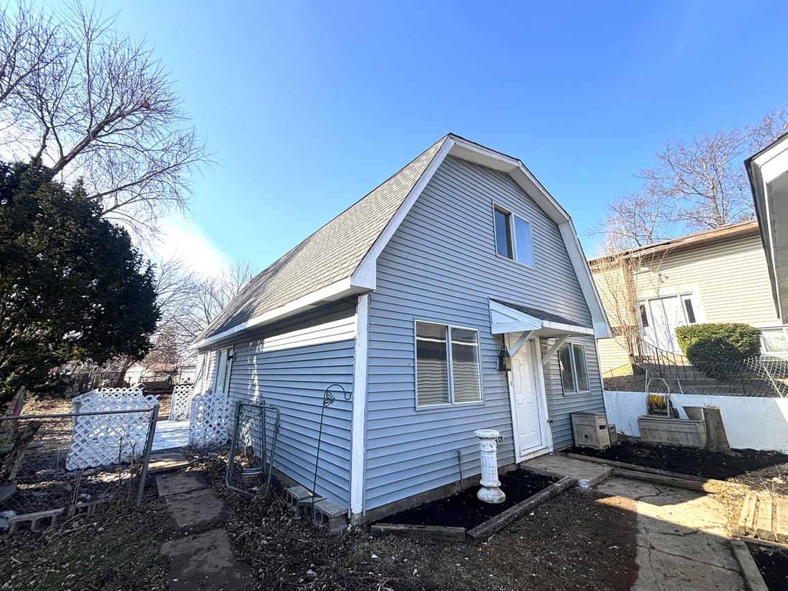 209 Bunker Hill Dr., Bolingbrook, IL 60440