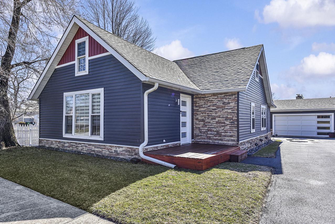 7303 W 75th St., Bridgeview, IL 60455