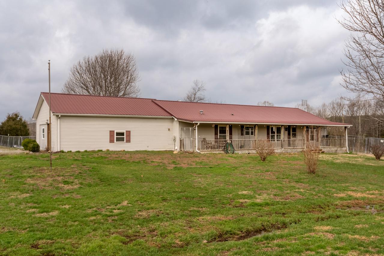 147 Hazel Rd., Simpson, IL 62985