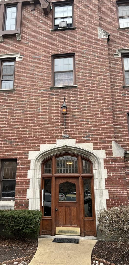 1103 Holly Ct. #306, Oak Park, IL 60301