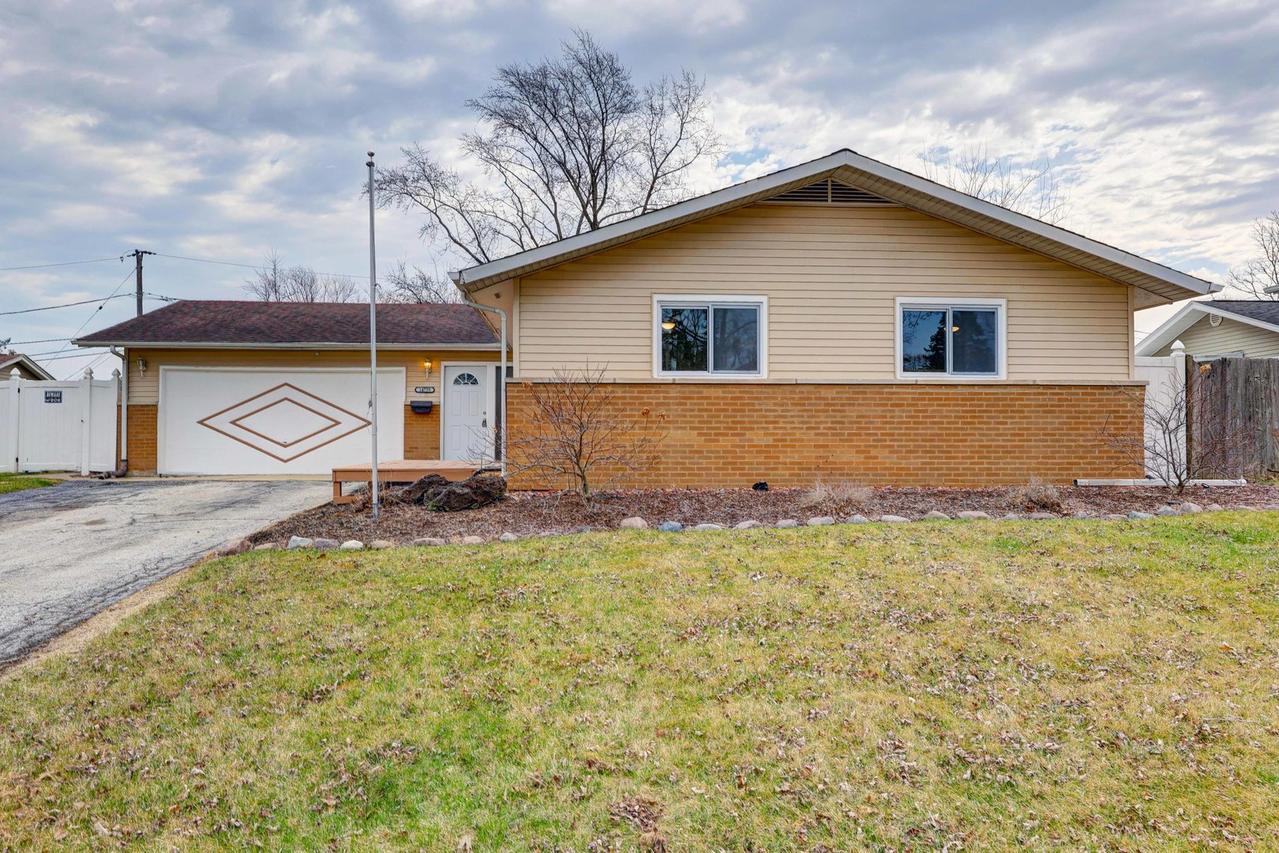 14739 Park Ave., Oak Forest, IL 60452