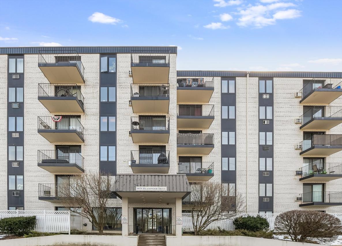 9078 W Heathwood Dr. #5D, Niles, IL 60714