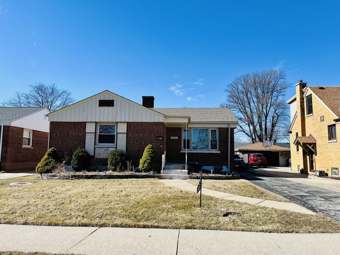 2522 S 3rd Ave., North Riverside, IL 60546