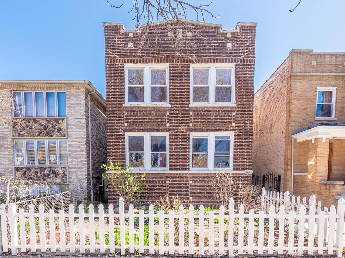 3041 N Davlin Ct., Chicago, IL 60618