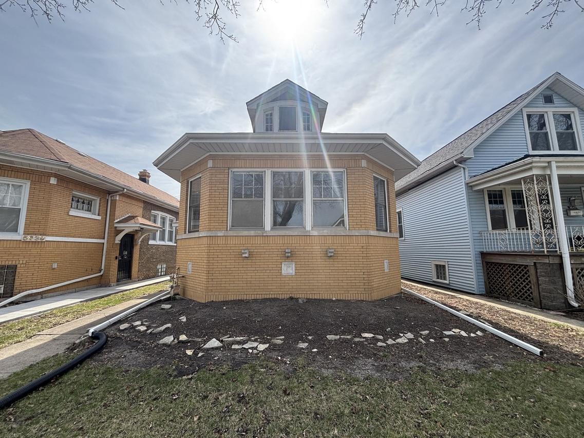 5641 W Patterson Ave., Chicago, IL 60634