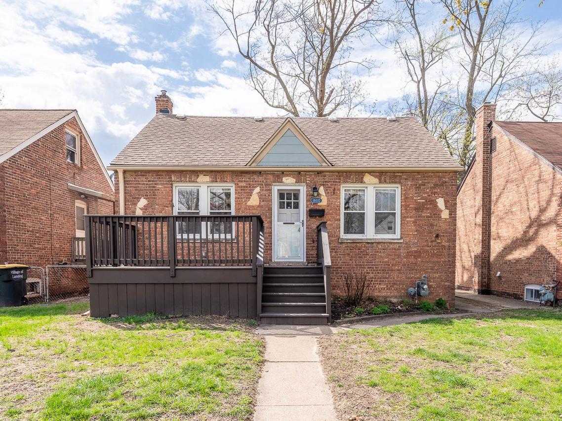 18032 Wildwood Ave., Lansing, IL 60438