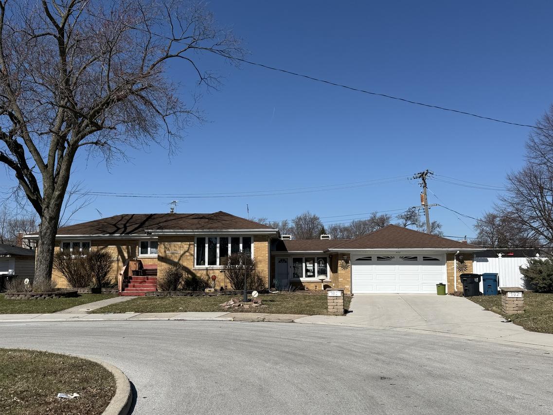 702 E 162nd Pl., South Holland, IL 60473
