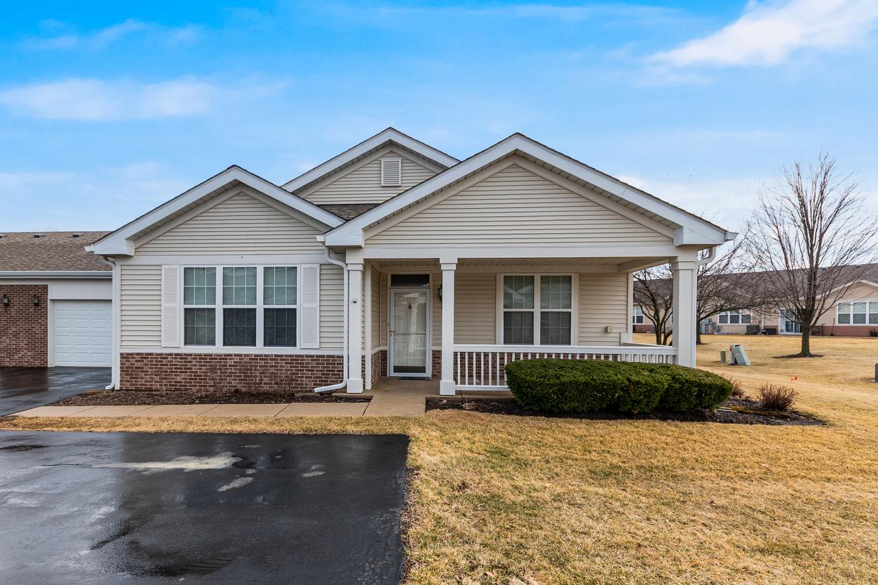 16134 Powderhorn Lake Way, Crest Hill, IL 60403