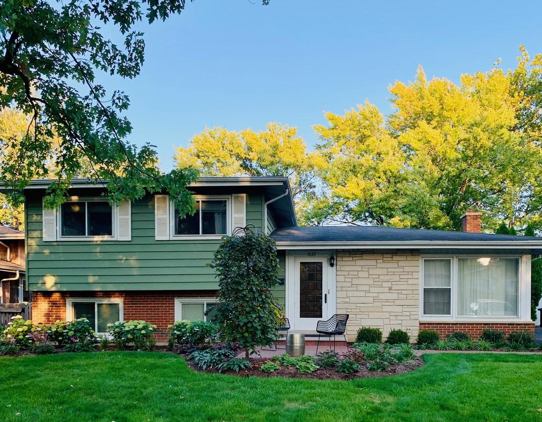 1033 Kenton Rd., Deerfield, IL 60015