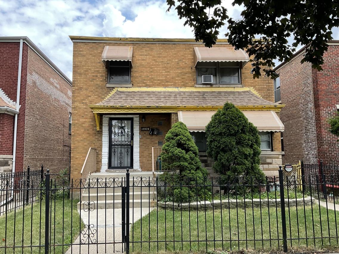 10929 S Eberhart Ave., Chicago, IL 60628