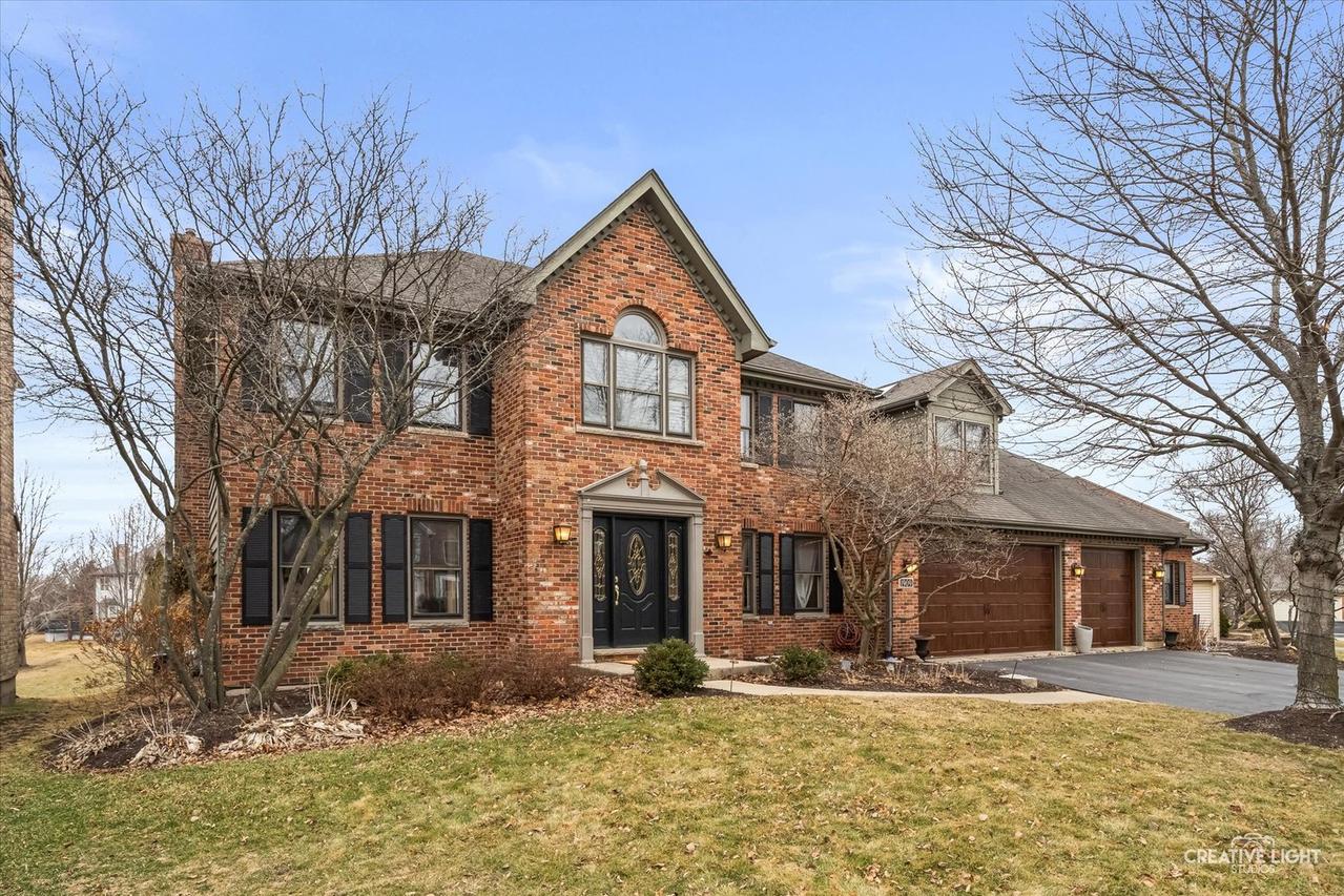 1909 Montclair Dr., Naperville, IL 60565