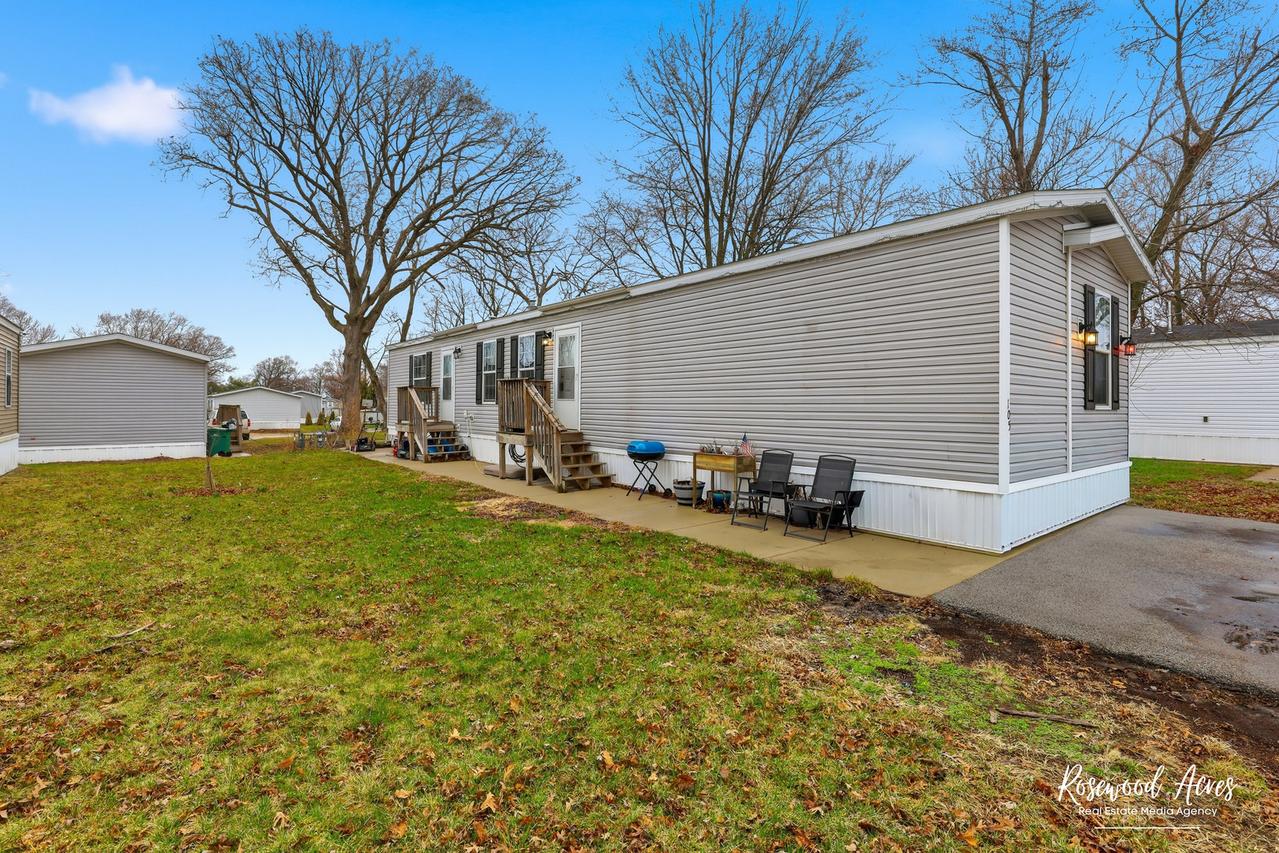 105 Lantern Dr., Gardner, IL 60424