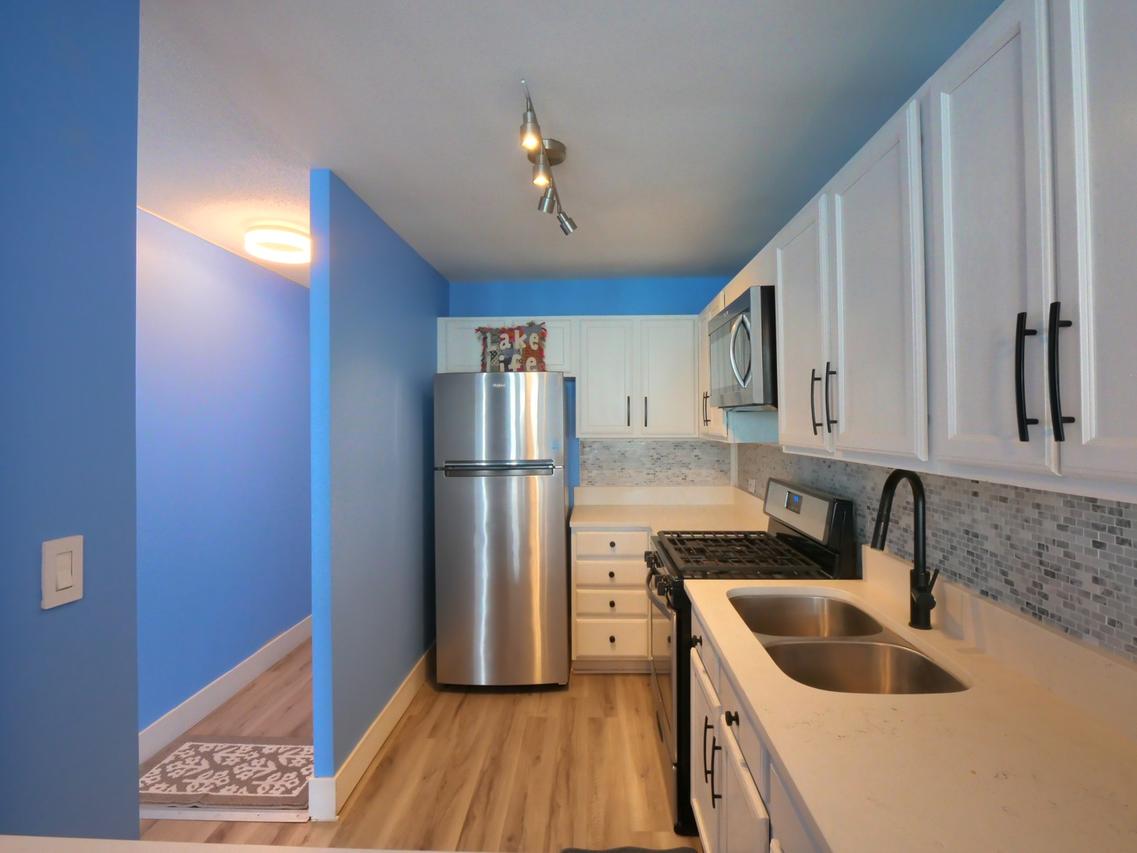 6700 S South Shore Dr. #18K, Chicago, IL 60649