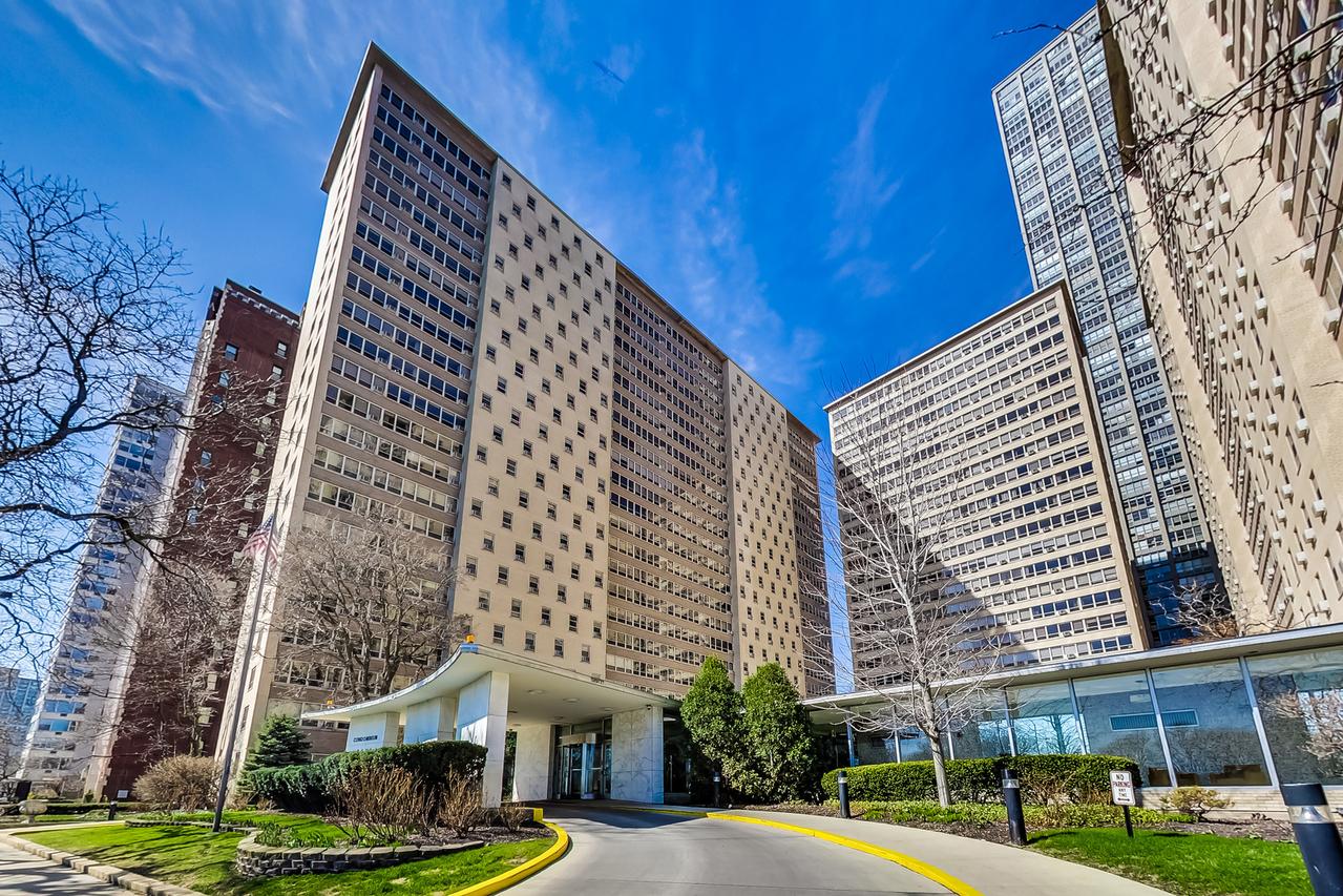 3950 N Lake Shore Dr. #1221, Chicago, IL 60613