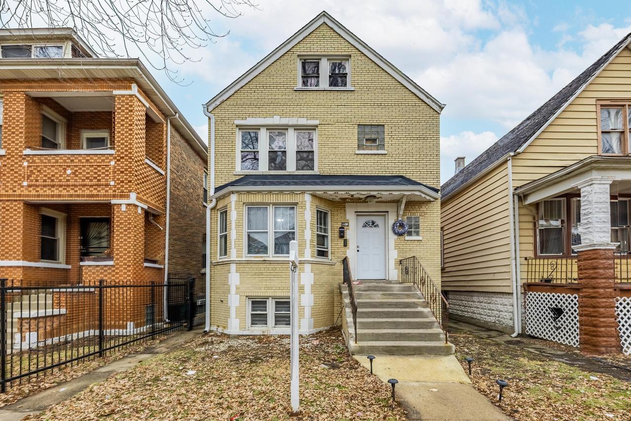 7022 S Rockwell St., Chicago, IL 60629