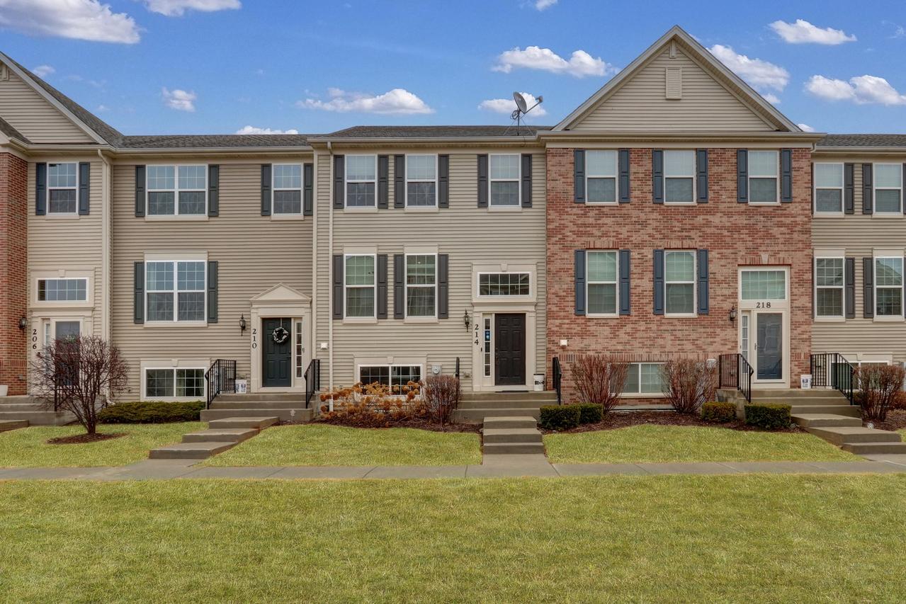 214 Lionel Dr., Grayslake, IL 60030