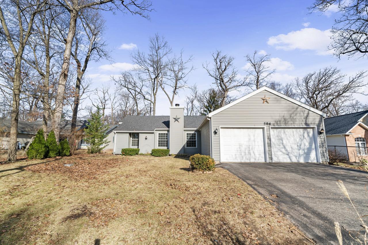 586 Holiday Dr., Lake Holiday, IL 60552