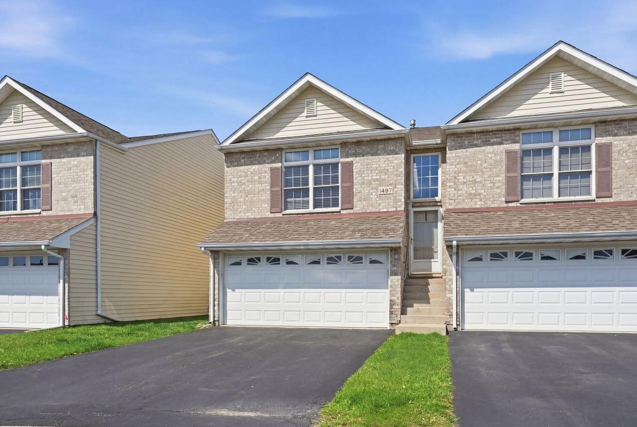 1497 Stonefield Dr., Dekalb, IL 60115