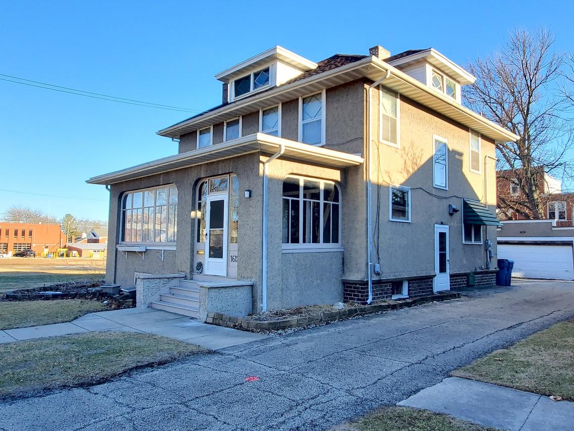 1612 5th St., Peru, IL 61354