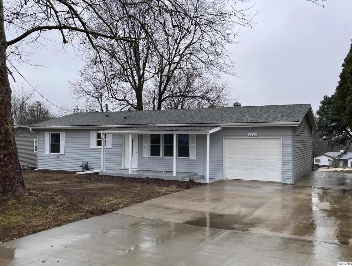 2525 Larch Rd, Quincy, IL 62301