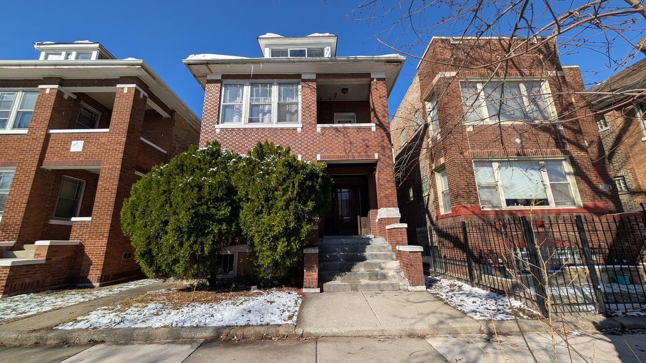 6734 S Maplewood Ave., Chicago, IL 60629