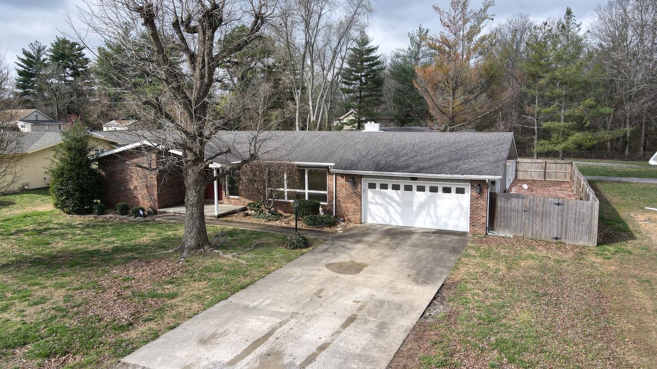 207 N Illinois Ave., West Frankfort, IL 62896