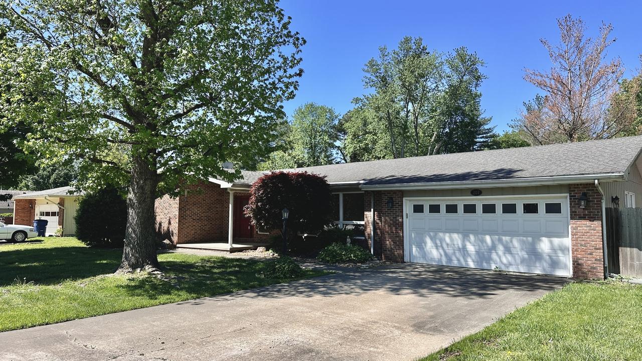 207 N Illinois Ave., West Frankfort, IL 62896