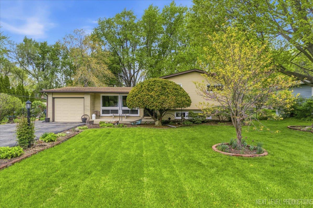 29W454 Ray Ave., West Chicago, IL 60185