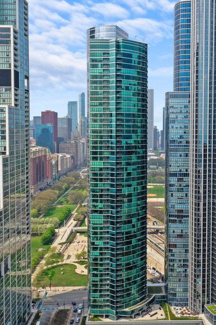 1201 S Prairie Ave. #2403, Chicago, IL 60605