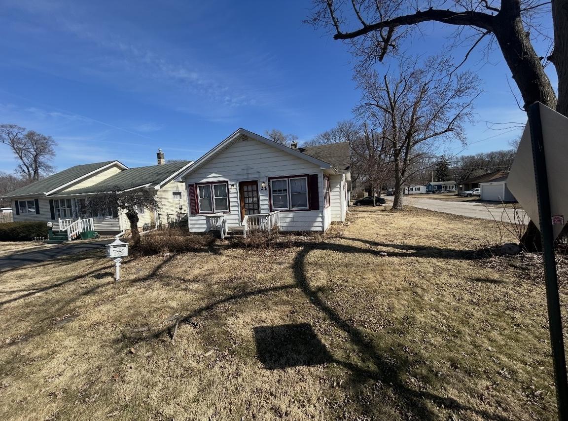 22 Berkley Ave., Joliet, IL 60433