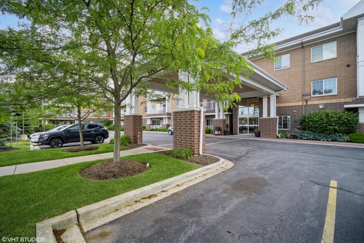 2220 Founders Dr. #107, Northbrook, IL 60062