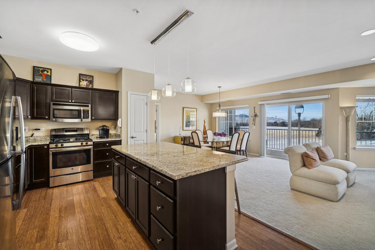 2220 Founders Dr. #107, Northbrook, IL 60062